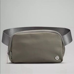 Lululemon Everywhere Belt Bag 1L